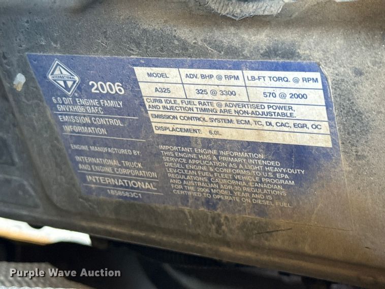 image for item DR1047 2006 Ford F550 Super Duty XL flatbed truck