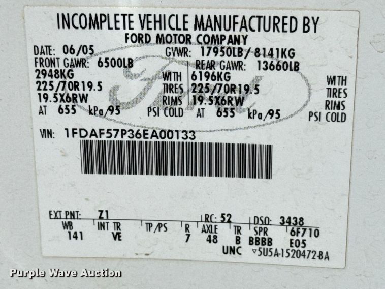 image for item DR1047 2006 Ford F550 Super Duty XL flatbed truck