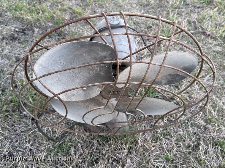 image for item DR1049 Household items