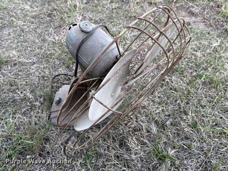 image for item DR1049 Household items