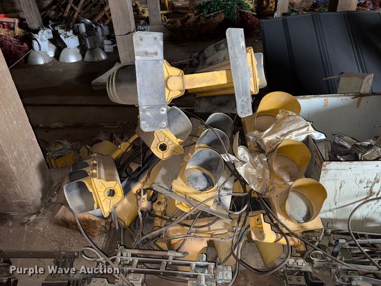 image for item DR1065 Approximately (10) traffic lights