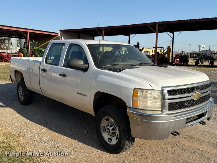 image for item DR1066 2011 Chevrolet Silverado 2500HD Crew Cab pickup truck