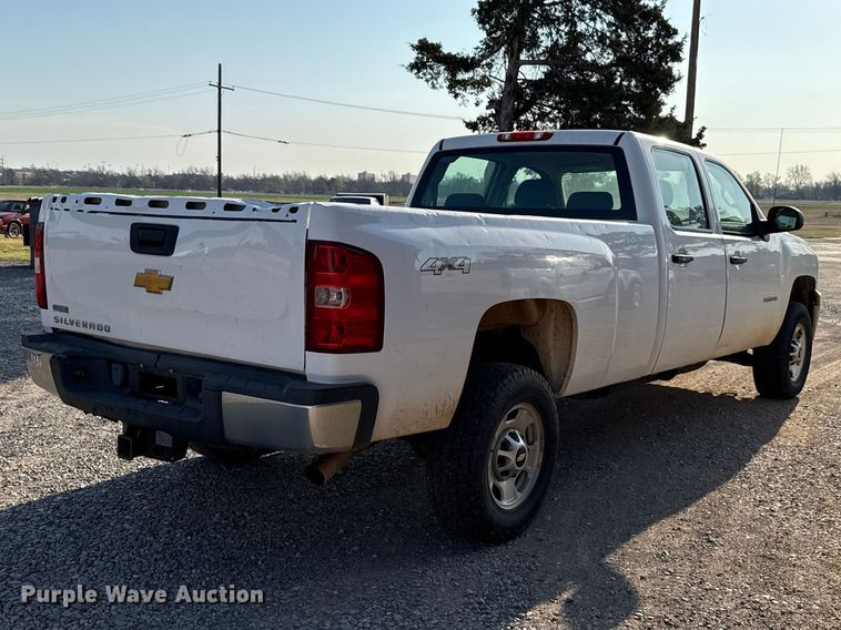 image for item DR1066 2011 Chevrolet Silverado 2500HD Crew Cab pickup truck