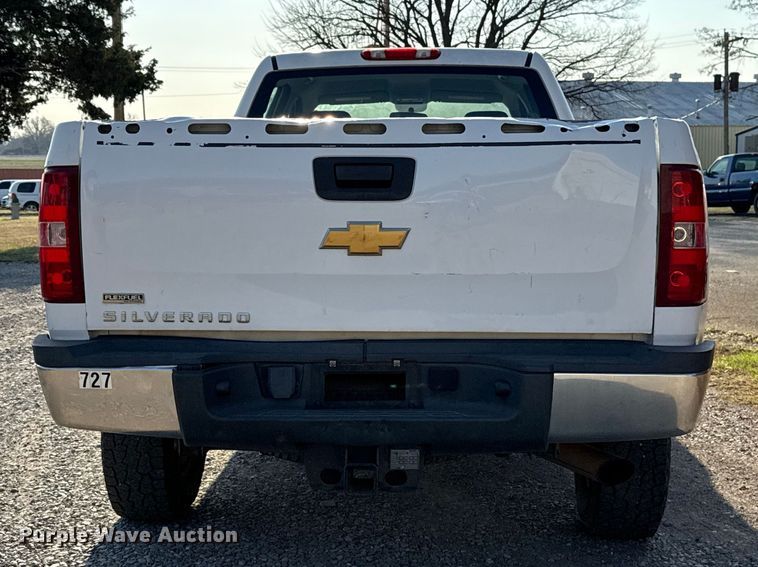 image for item DR1066 2011 Chevrolet Silverado 2500HD Crew Cab pickup truck