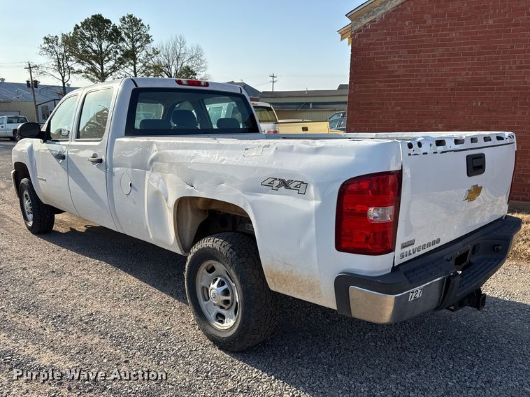 image for item DR1066 2011 Chevrolet Silverado 2500HD Crew Cab pickup truck