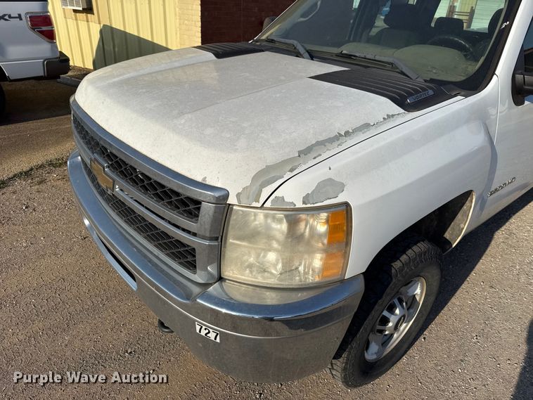 image for item DR1066 2011 Chevrolet Silverado 2500HD Crew Cab pickup truck