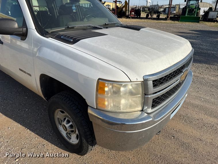 image for item DR1066 2011 Chevrolet Silverado 2500HD Crew Cab pickup truck