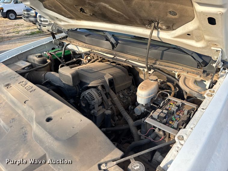 image for item DR1066 2011 Chevrolet Silverado 2500HD Crew Cab pickup truck