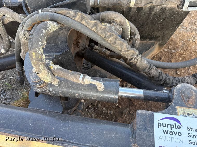 image for item DR1067 2012 Caterpillar 231-5275 skid steer dozer blade