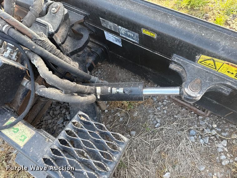 image for item DR1067 2012 Caterpillar 231-5275 skid steer dozer blade