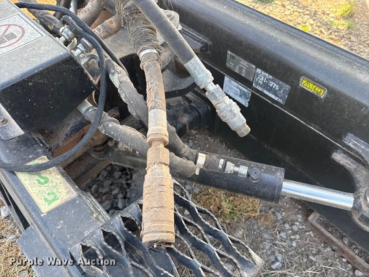 image for item DR1067 2012 Caterpillar 231-5275 skid steer dozer blade