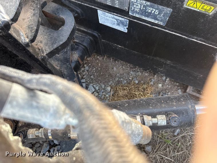 image for item DR1067 2012 Caterpillar 231-5275 skid steer dozer blade