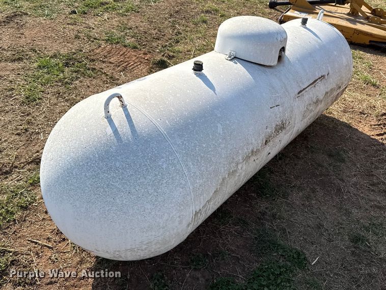 image for item DR1069 2001 National BD propane tank