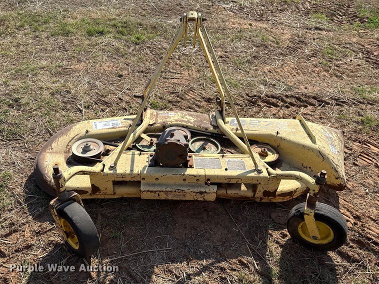 image for item DR1071 John Deere 272 finish mower