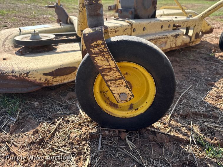 image for item DR1071 John Deere 272 finish mower