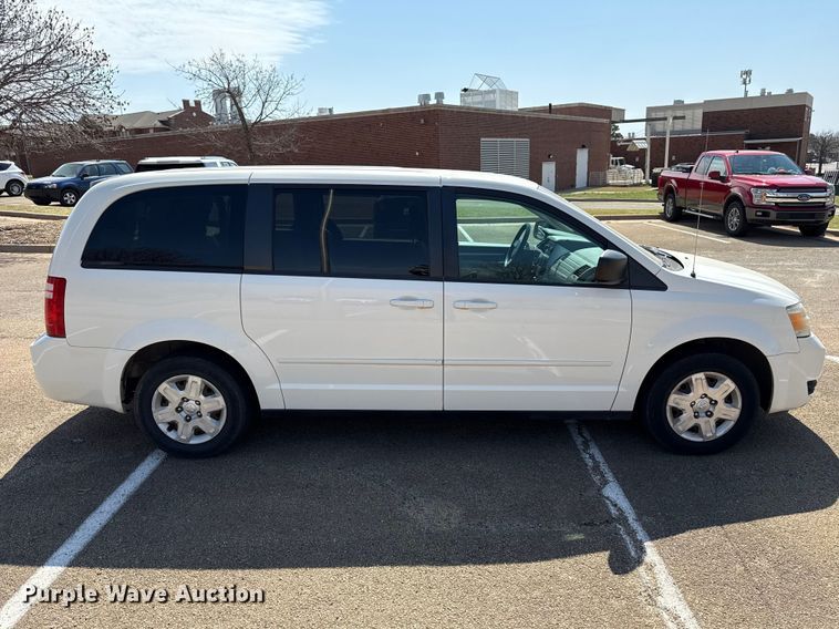 image for item DR1072 2010 Dodge Grand Caravan van