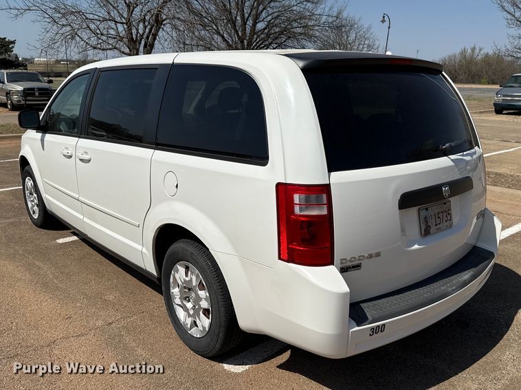 image for item DR1072 2010 Dodge Grand Caravan van