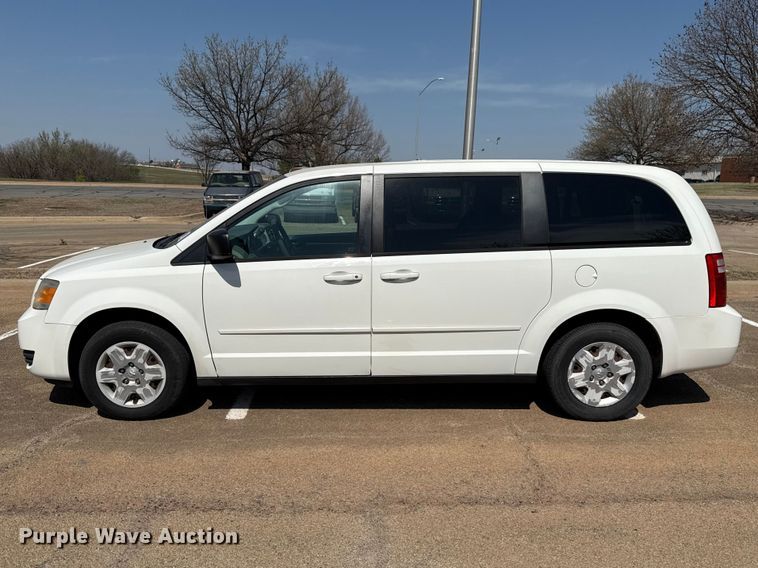image for item DR1072 2010 Dodge Grand Caravan van