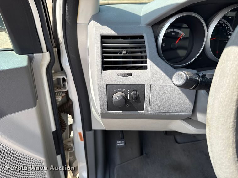 image for item DR1072 2010 Dodge Grand Caravan van