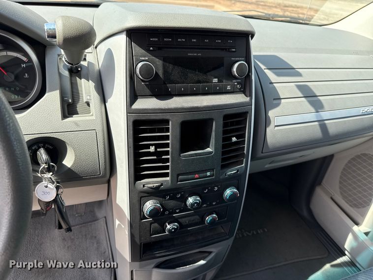 image for item DR1072 2010 Dodge Grand Caravan van