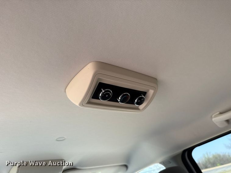 image for item DR1072 2010 Dodge Grand Caravan van
