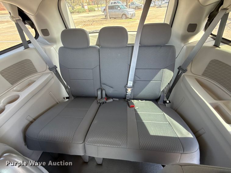 image for item DR1072 2010 Dodge Grand Caravan van