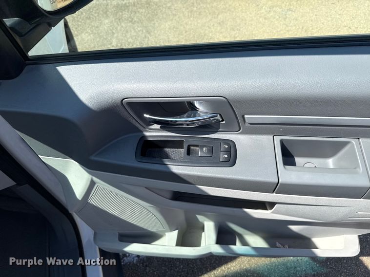 image for item DR1072 2010 Dodge Grand Caravan van