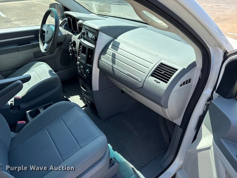 image for item DR1072 2010 Dodge Grand Caravan van