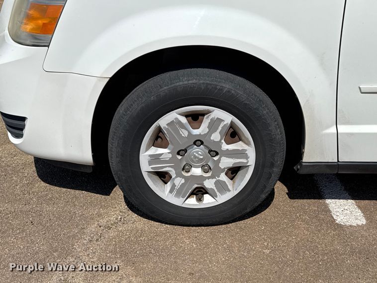 image for item DR1072 2010 Dodge Grand Caravan van