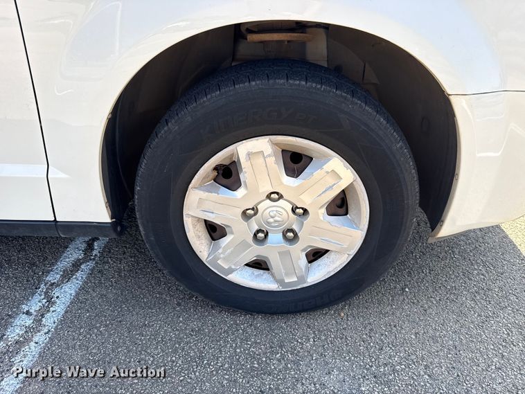 image for item DR1072 2010 Dodge Grand Caravan van
