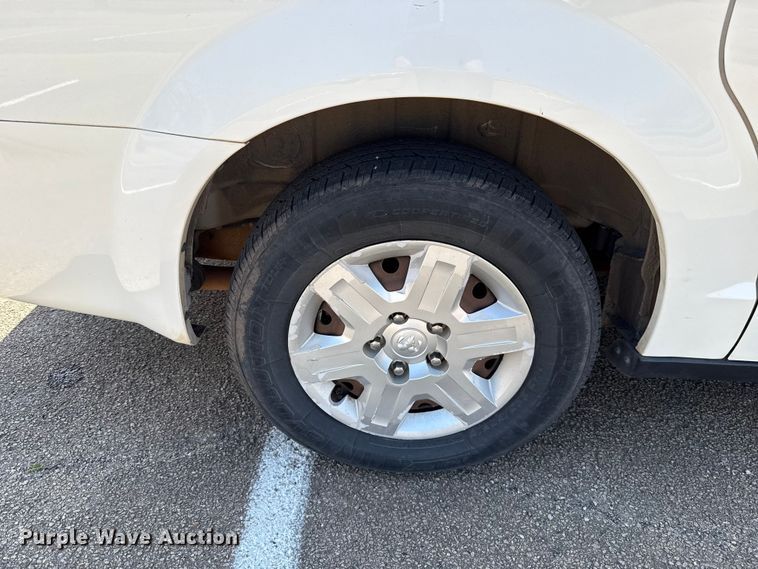 image for item DR1072 2010 Dodge Grand Caravan van