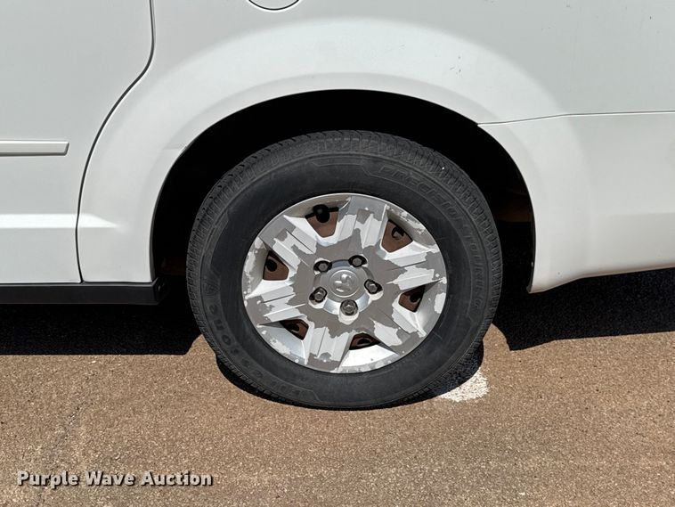 image for item DR1072 2010 Dodge Grand Caravan van
