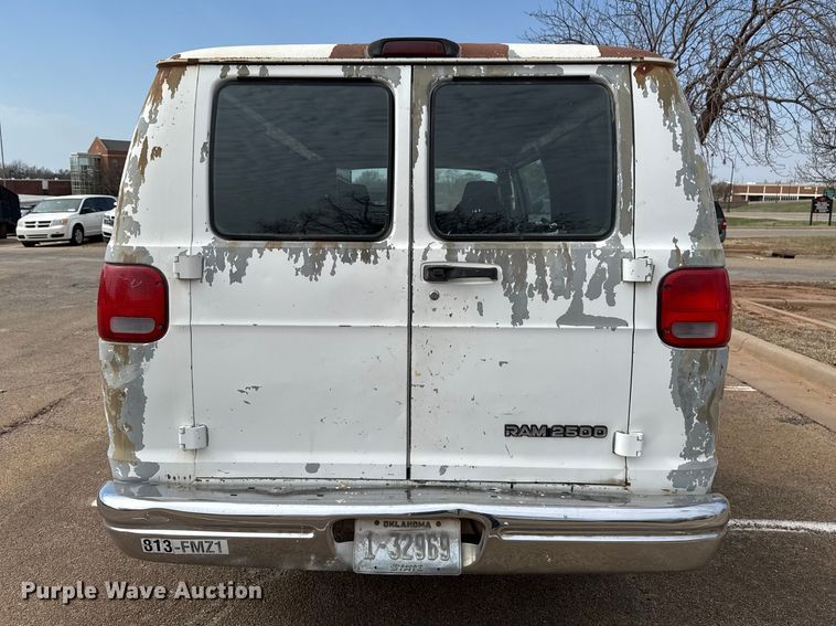 image for item DR1073 2002 Dodge Ram 2500 van