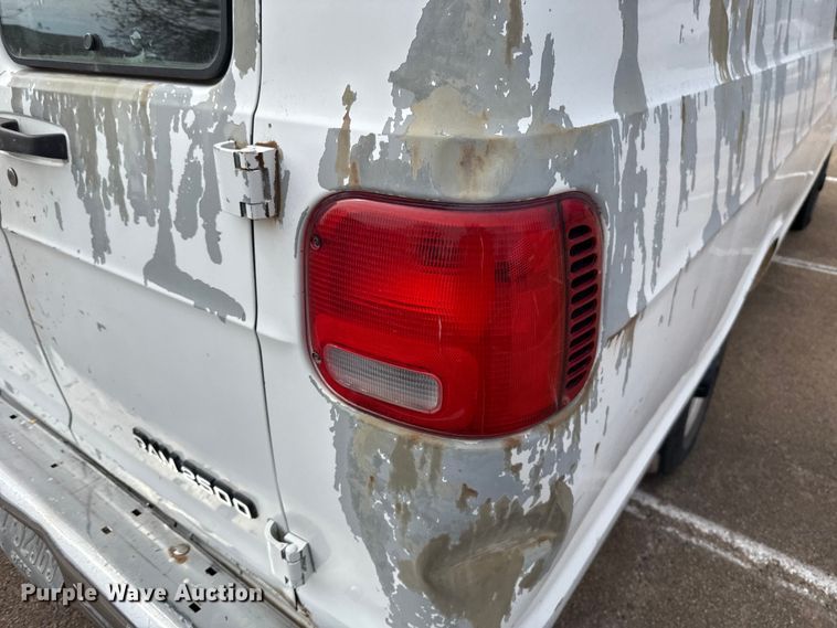 image for item DR1073 2002 Dodge Ram 2500 van