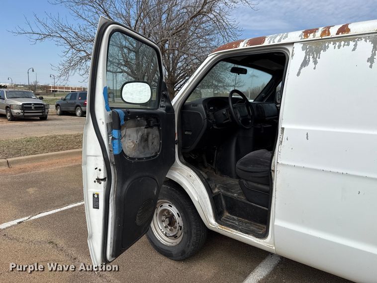 image for item DR1073 2002 Dodge Ram 2500 van