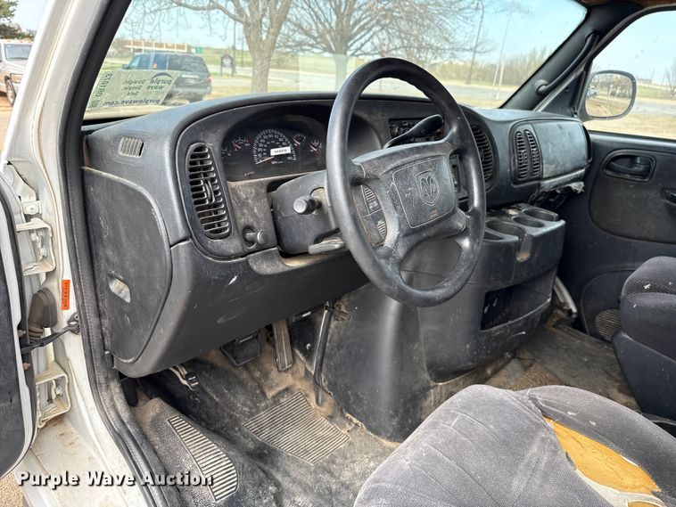 image for item DR1073 2002 Dodge Ram 2500 van