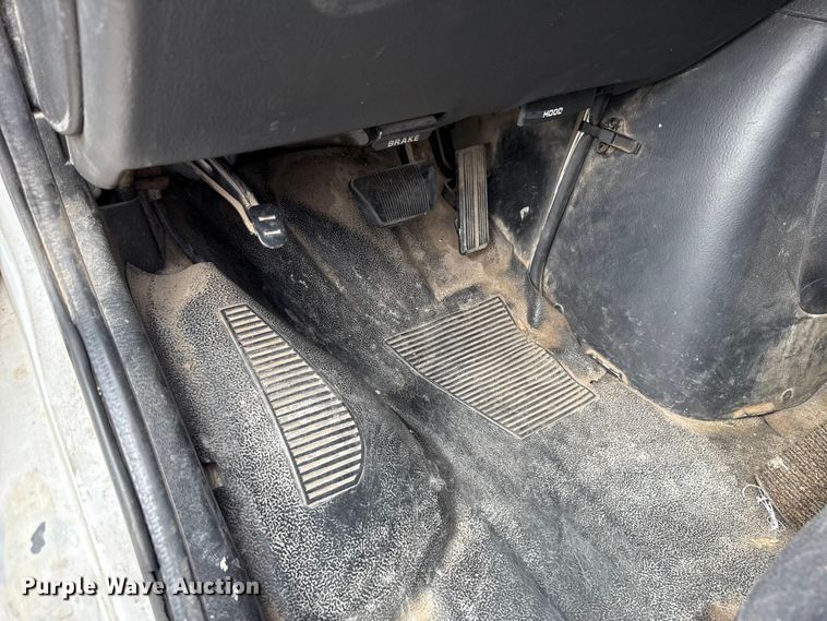 image for item DR1073 2002 Dodge Ram 2500 van