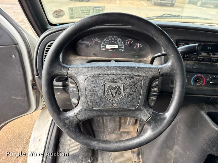 image for item DR1073 2002 Dodge Ram 2500 van