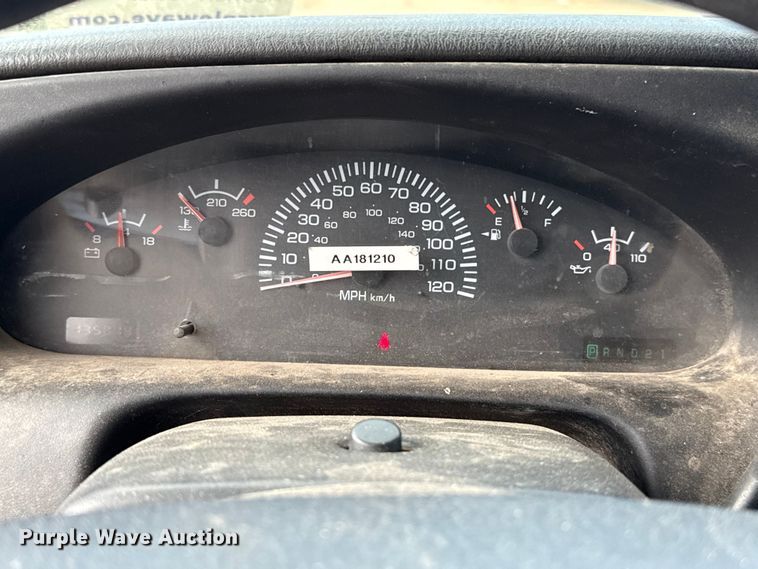 image for item DR1073 2002 Dodge Ram 2500 van
