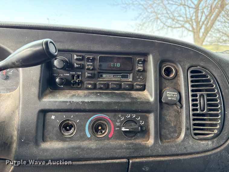 image for item DR1073 2002 Dodge Ram 2500 van