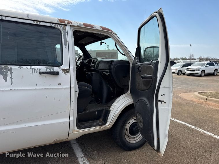 image for item DR1073 2002 Dodge Ram 2500 van