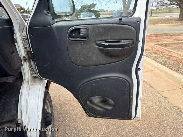 image for item DR1073 2002 Dodge Ram 2500 van