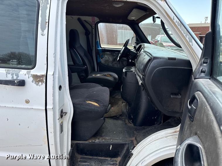 image for item DR1073 2002 Dodge Ram 2500 van
