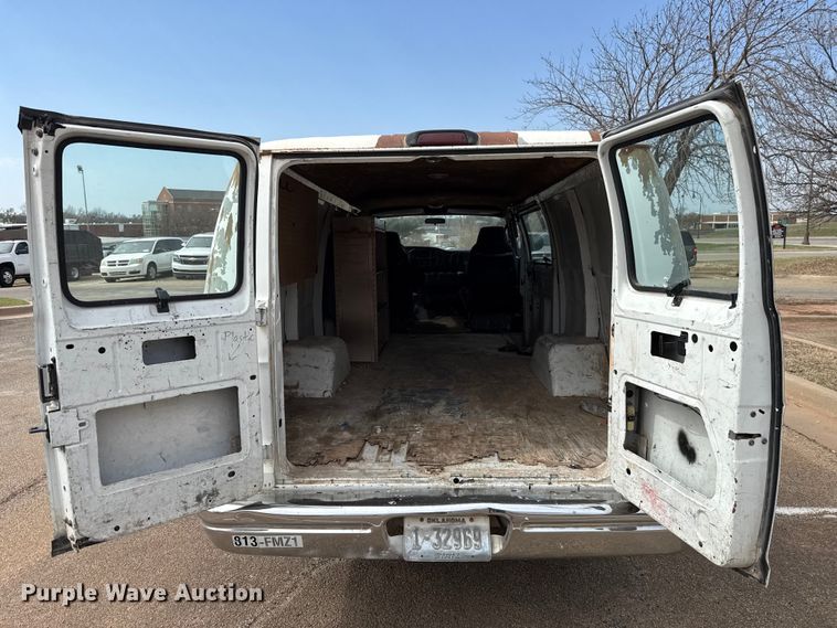 image for item DR1073 2002 Dodge Ram 2500 van