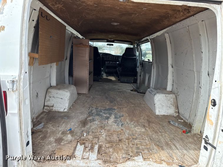 image for item DR1073 2002 Dodge Ram 2500 van