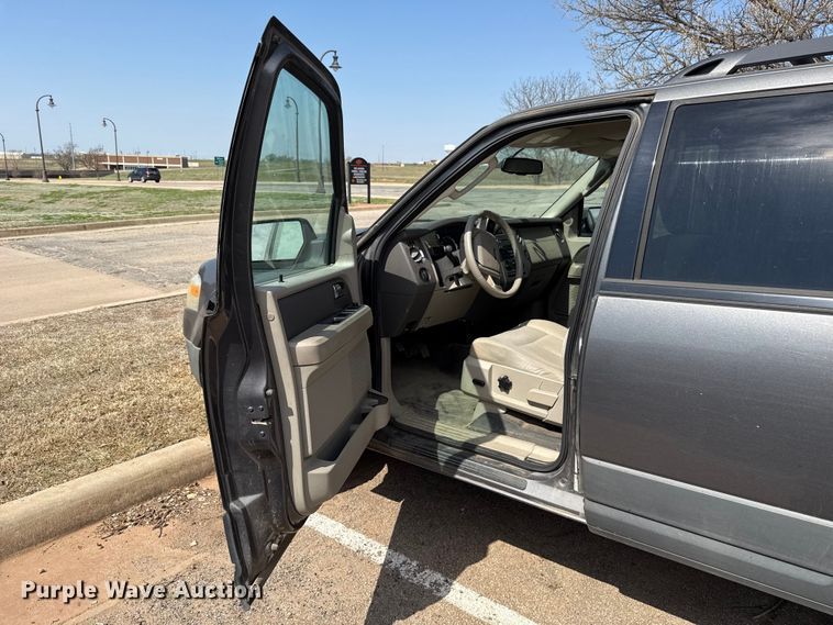 image for item DR1074 2011 Ford Expedition SUV