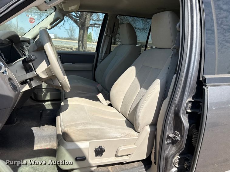 image for item DR1074 2011 Ford Expedition SUV