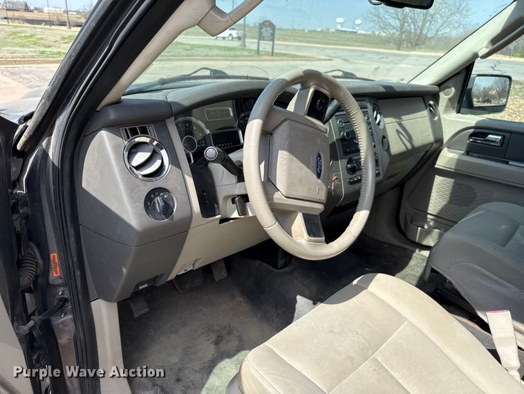 image for item DR1074 2011 Ford Expedition SUV