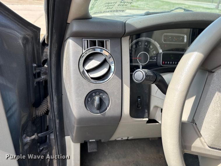 image for item DR1074 2011 Ford Expedition SUV