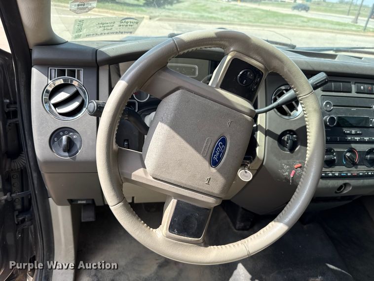 image for item DR1074 2011 Ford Expedition SUV